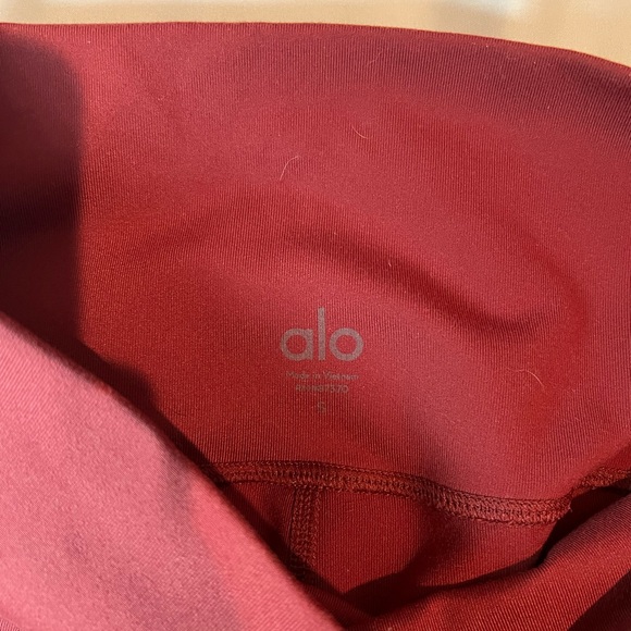 ALO Yoga Burgundy Leggings - Picture 3 of 6